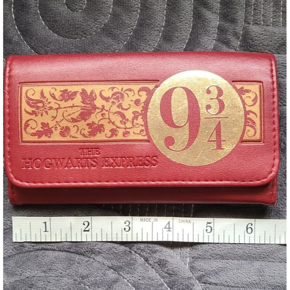 Harry Potter Hogwarts Express 9 3/4 Red Wallet With Gold Accents